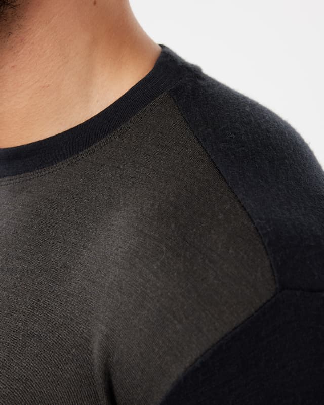 55_8908bf1176-410123-001-ferox-merino-shirt-jet-black-men-18-full