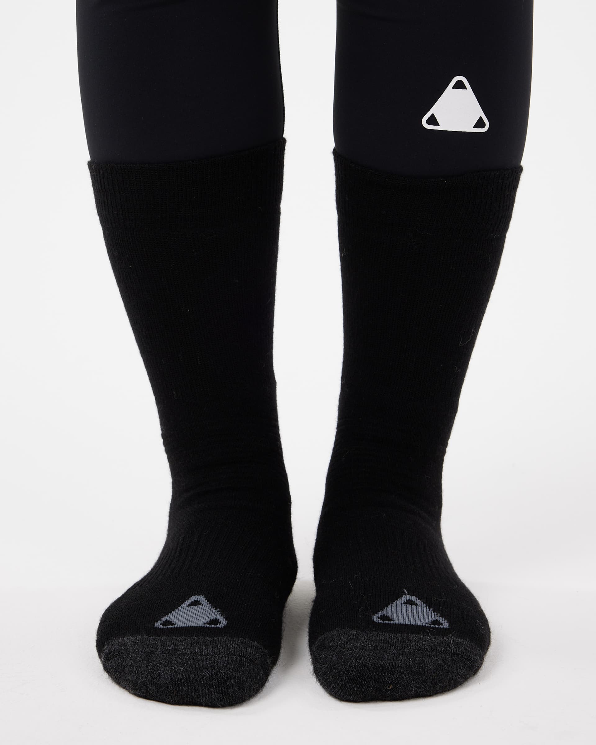 57_90ca4daa3b-400123-001-ferox-merino-sock-jet-black-wmn-016-full
