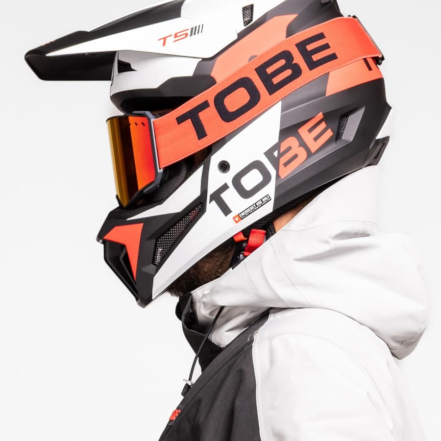 T7 google in red shown from side.